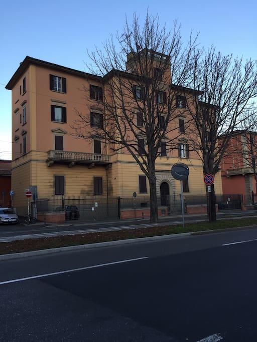 Historical And Luxury Apartment Bologna Exterior photo